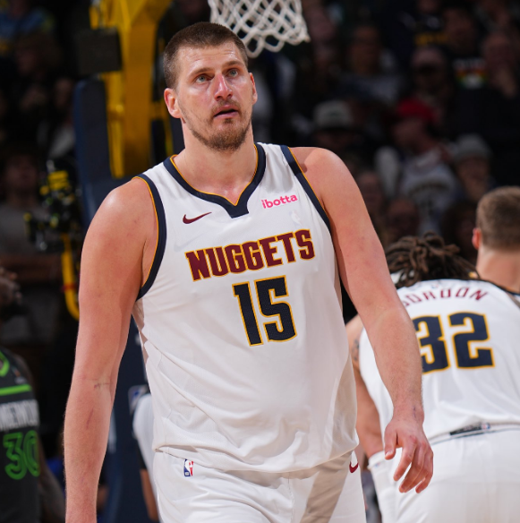 一个令人热 一个令人热