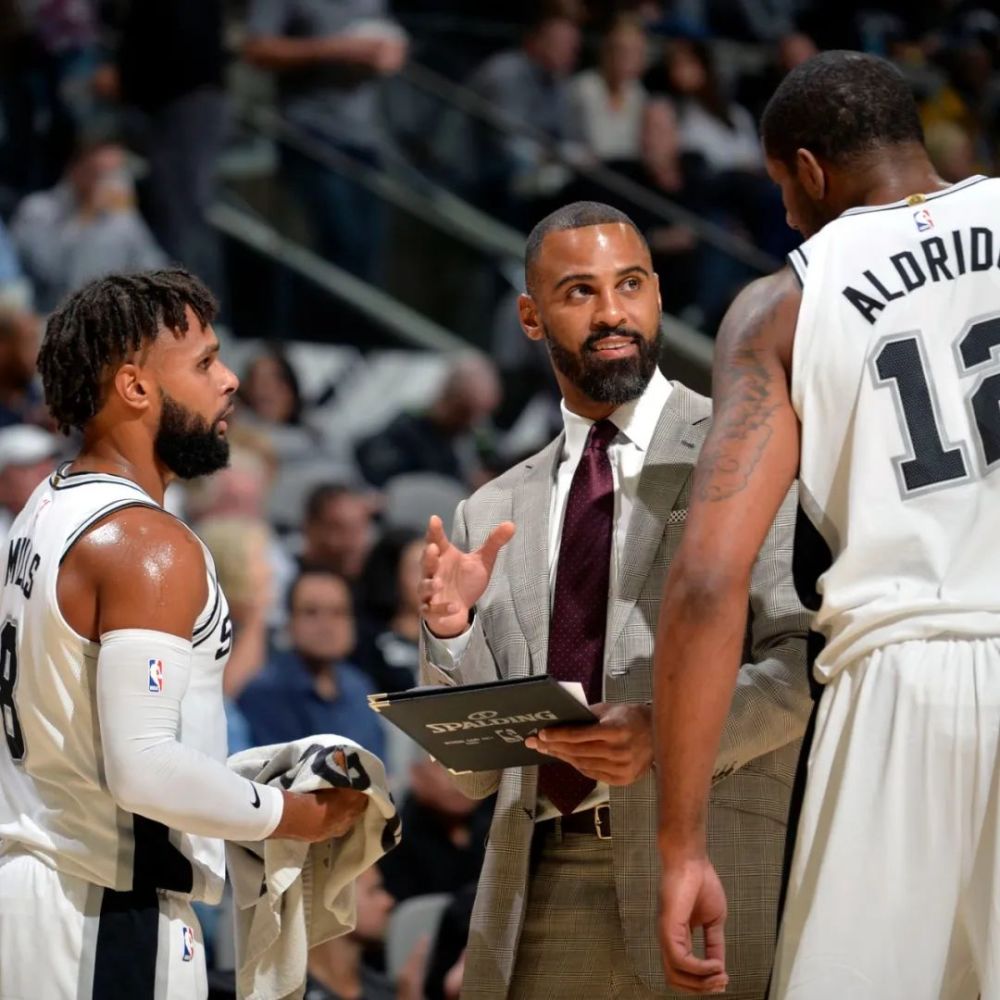 屡屡出现传 屡屡出现传