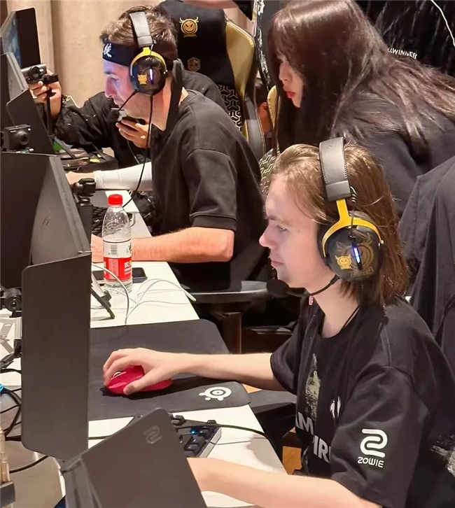 留出薪资与 留出薪资与